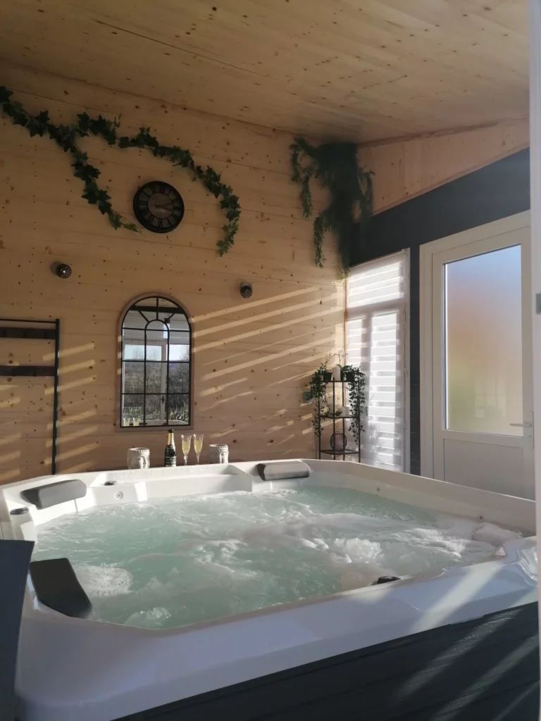 Spa gites du moulin lagardelle sur leze jacuzzi