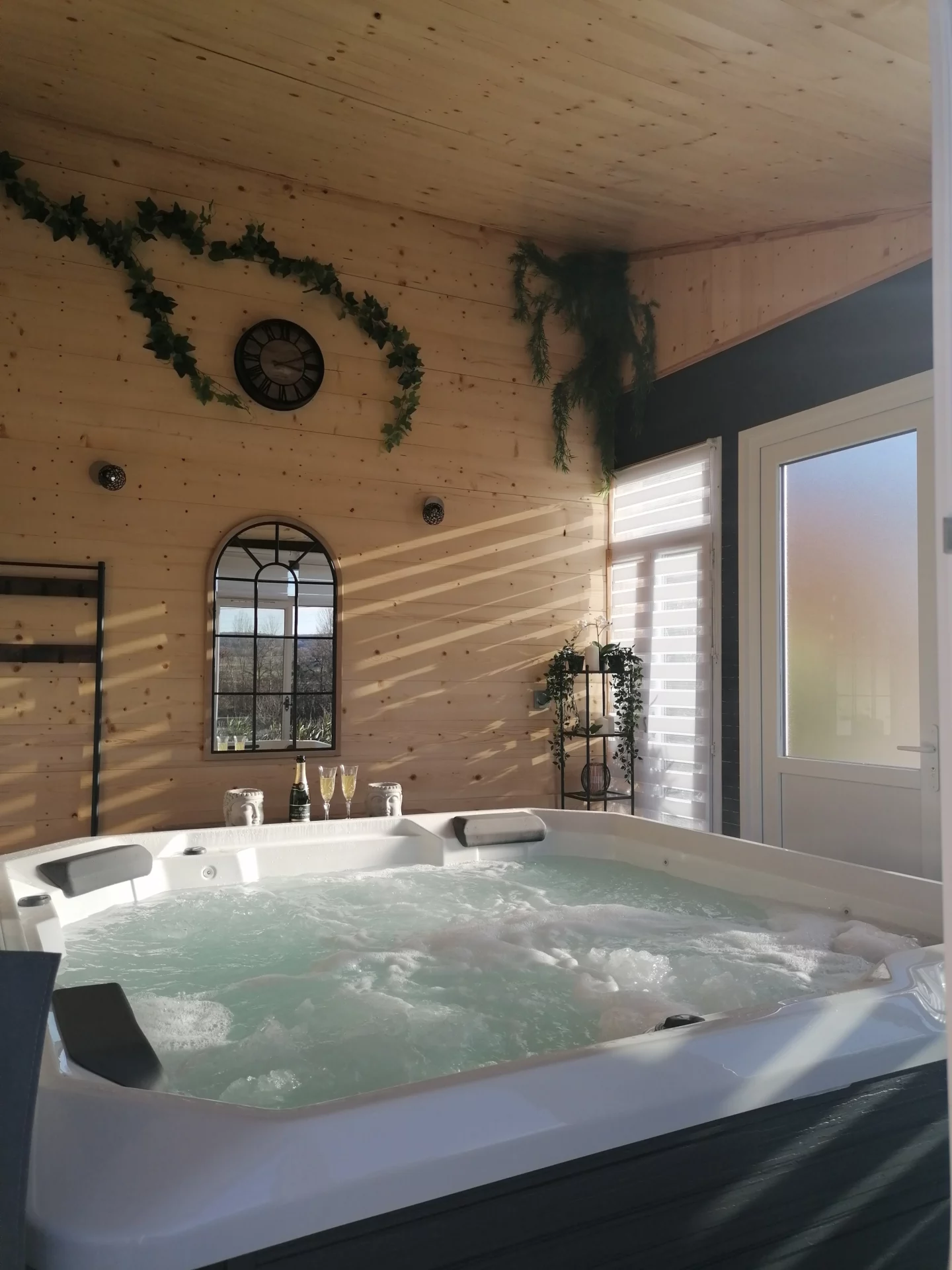 Spa gites du moulin lagardelle sur leze jacuzzi