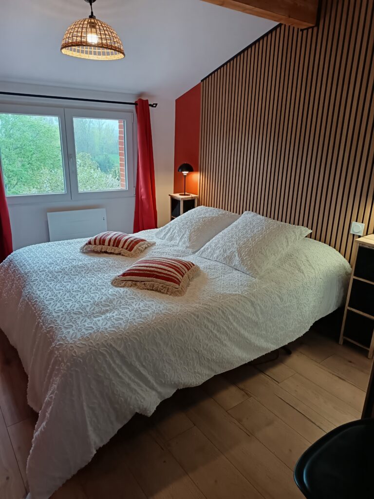 gites du moulin chambre éclairée le cozy